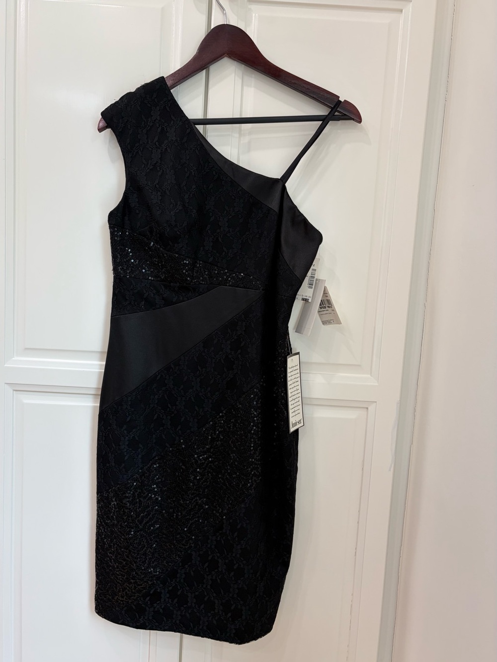 Hailey Adrianna Papell Black One-Shoulder Lace Dress